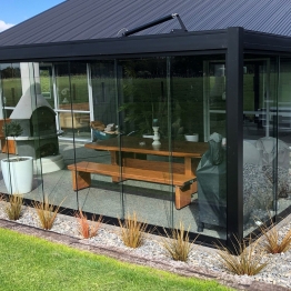 Bask Louvre Glaslide side shot Carterton 2020